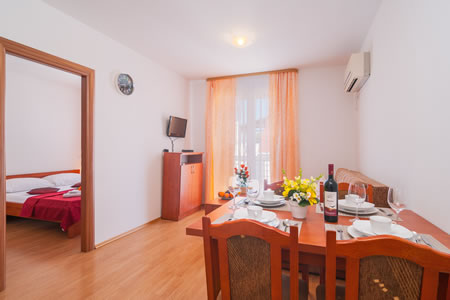 Apartmani Goran - apartman s 2 spavaće sobe i pogledom na more
