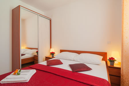 Apartmani Goran - apartman s 2 spavaće sobe i pogledom na more