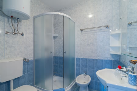 Apartmani Goran - apartman s 2 spavaće sobe i pogledom na more