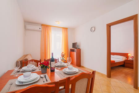 Apartmani Goran - apartman s 1 spavaćom sobom i balkonom