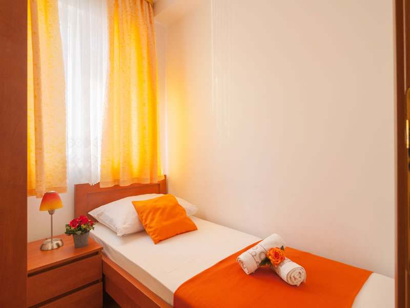 Apartmani Goran - apartman s 2 spavaće sobe i balkonom