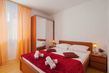 Apartmani Goran - apartman s 2 spavaće sobe i balkonom