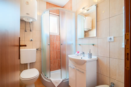 Apartmani Goran - apartman s 2 spavaće sobe i balkonom